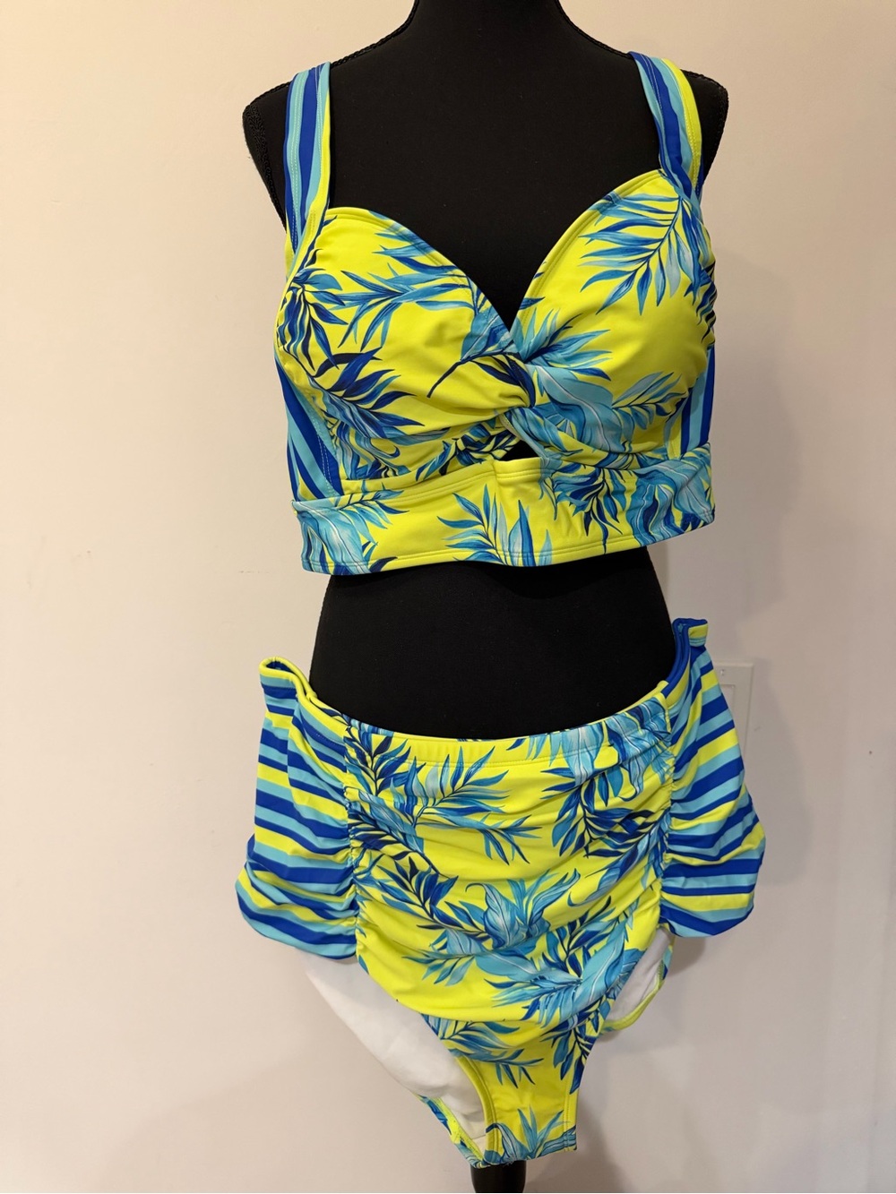 Torrid Tropical Two-Piece Swimsuit bottoms size 3 - never worn